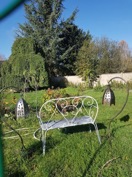 Chaumiere Avec Sa Toiture Recouverte De Chaume !!! Donnemain-Saint-Mames Bagian luar foto
